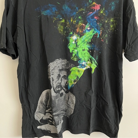 Albert Einstein Pipe Smoking T-shirt Men’s Size XL - Picture 2 of 6